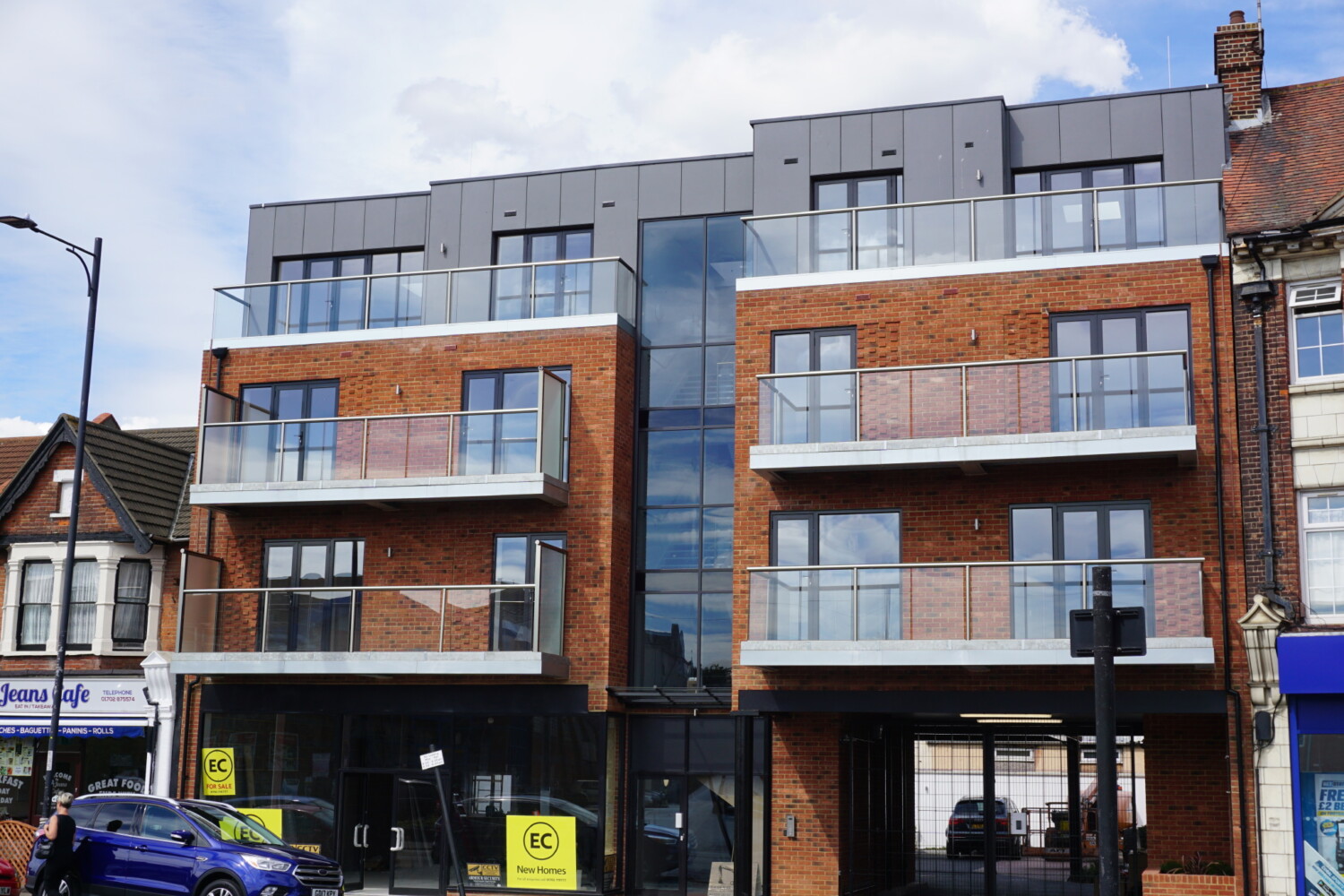 569 London Road