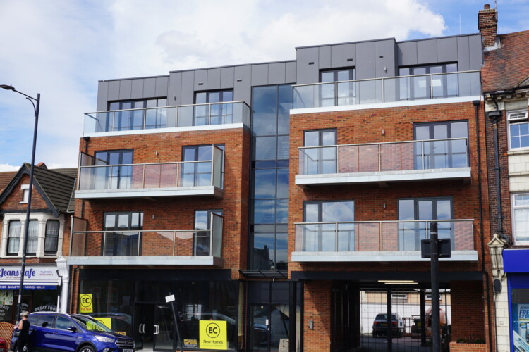 569 London Road